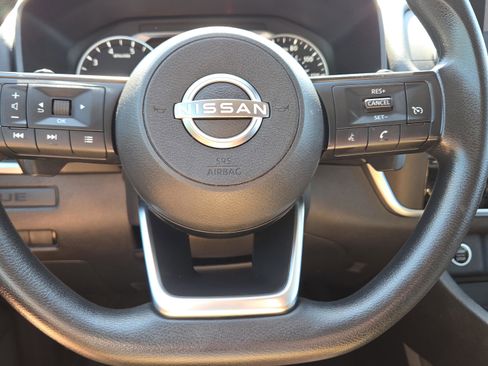 Used 2023 Nissan Rogue S FWD image 25