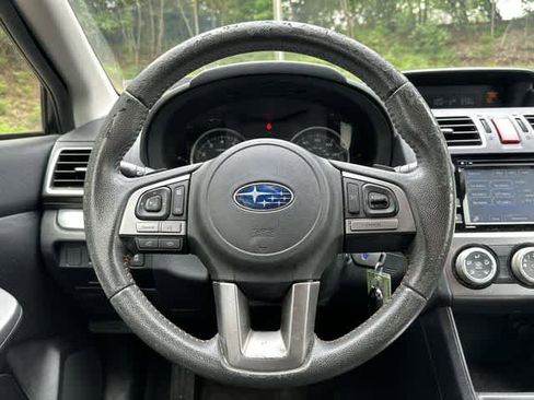 Used 2017 Subaru Crosstrek 2.0i Premium w/ Moonroof Package AWD/4WD image 7
