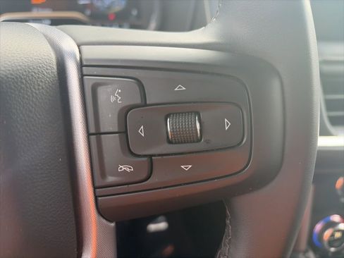 Used 2024 GMC Yukon SLT AWD/4WD image 20