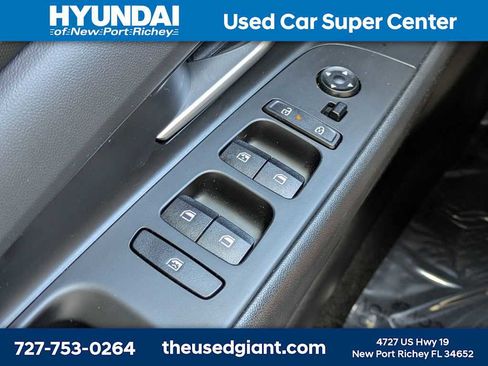 Used 2024 Hyundai Elantra SEL image 24