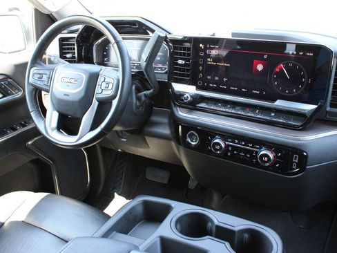 Used 2024 GMC Sierra 1500 SLT RWD image 9