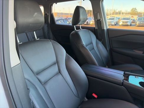 Used 2023 Nissan Rogue SL w/ SL Premium Package image 21