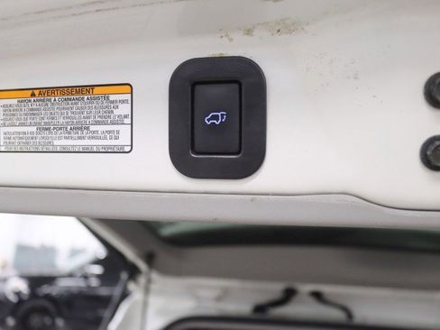 Used 2015 Toyota Sienna XLE w/ XLE Navigation Package image 34