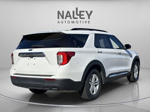 Used 2023 Ford Explorer XLT image 5