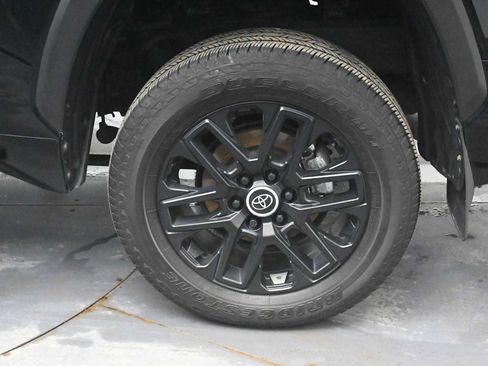 Used 2024 Toyota Tundra Limited image 5