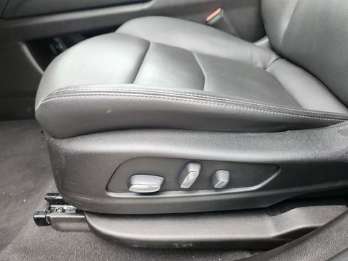 Used 2024 Cadillac XT6 Sport image 25