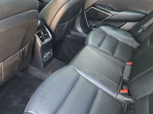 Used 2017 Kia Cadenza Premium w/ Luxury Package FWD image 13