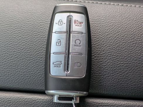 Used 2022 Genesis G80 2.5T image 29