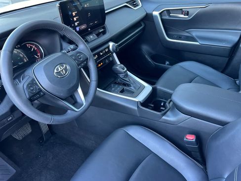 Used 2023 Toyota RAV4 XLE Premium image 11