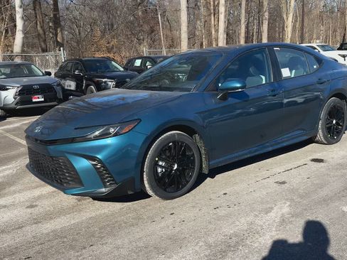 New 2026 Toyota Camry SE image 4