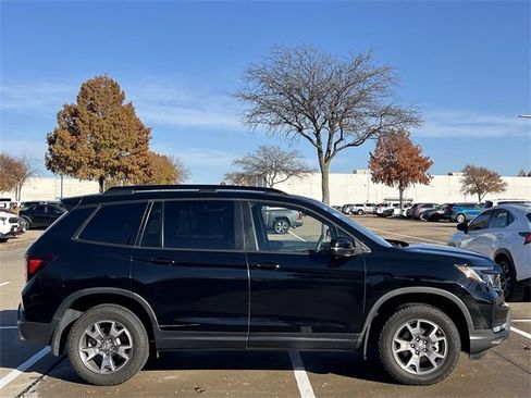 Used 2022 Honda Passport TrailSport image 3
