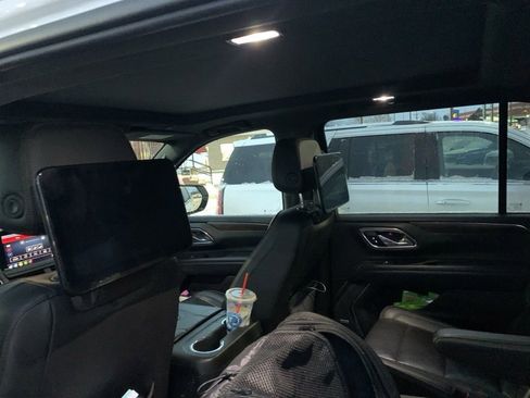 Used 2021 Chevrolet Suburban High Country w/ Premium Package image 5