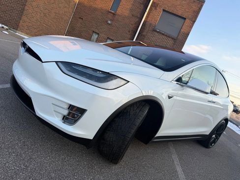 Used 2018 Tesla Model X 100D image 46