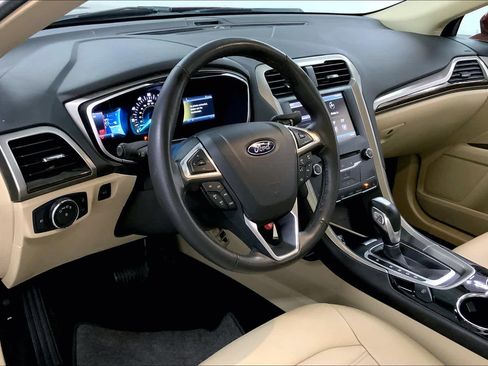 Used 2014 Ford Fusion SE w/ Equipment Group 202A image 14