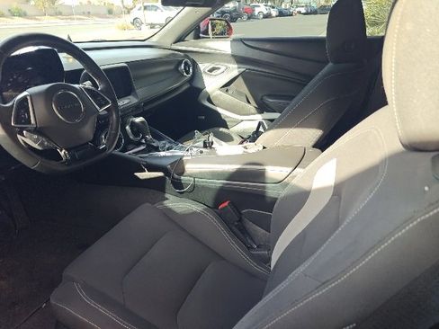 Used 2022 Chevrolet Camaro LT w/ Technology Package image 12