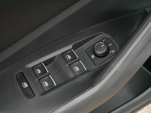 Used 2025 Volkswagen Jetta Sport FWD image 19