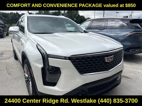 Used 2024 Cadillac XT4 Premium Luxury FWD image 8