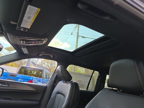 New 2025 Jeep Grand Cherokee Altitude w/ Trailer Tow Package image 4