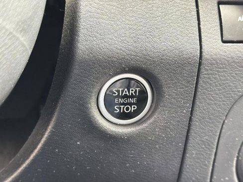 Certified 2025 Nissan Frontier SV RWD image 6