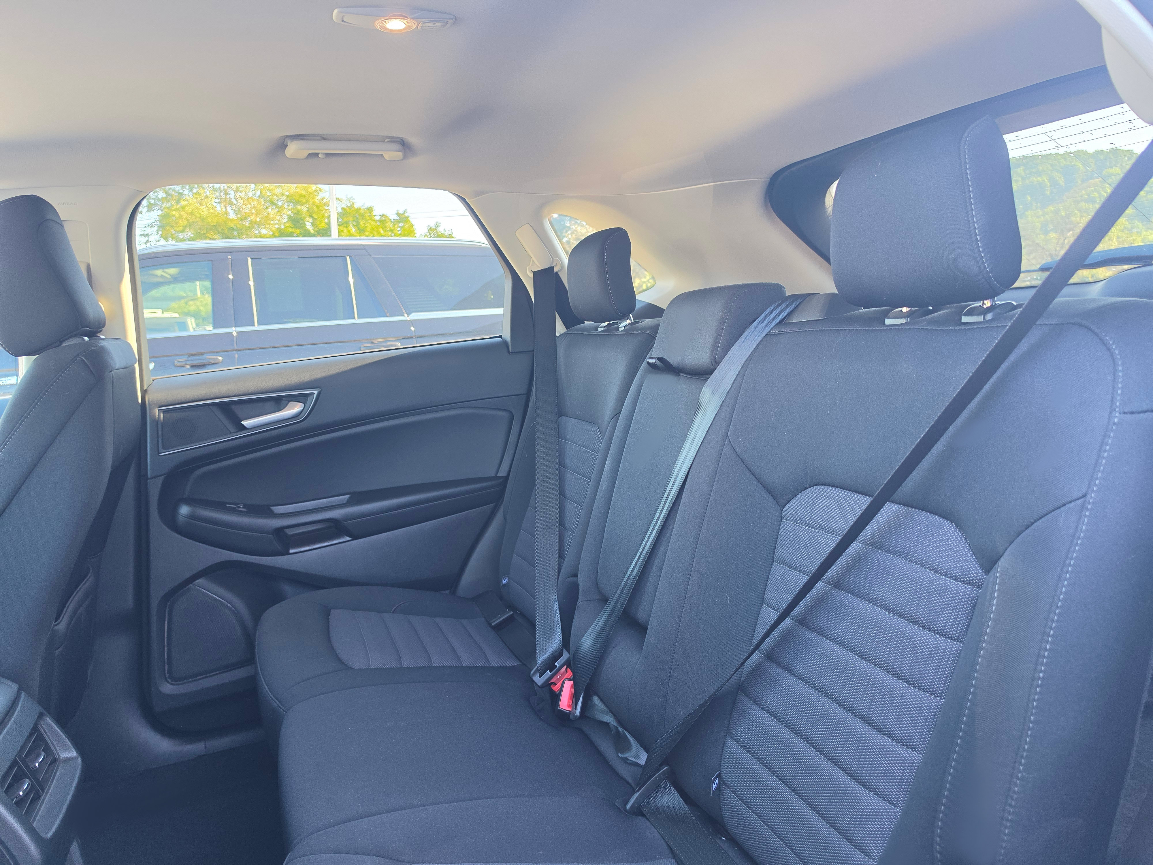 Used 2024 Ford Edge SE w/ Black Appearance Package AWD/4WD image 13