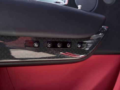 Used 2022 Rolls-Royce Cullinan Black Badge image 35