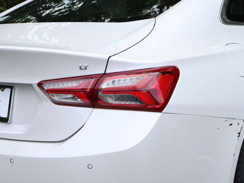 Certified 2019 Chevrolet Malibu LT w/ Driver Confidence Package II FWD image 9
