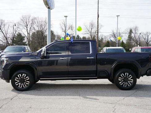 Used 2024 GMC Sierra 3500 Denali Ultimate AWD/4WD image 4