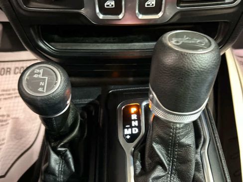 Used 2020 Jeep Wrangler Sport AWD/4WD image 7