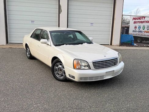 Used 2001 Cadillac De Ville w/ Comfort/Convenience Pkg FWD image 2
