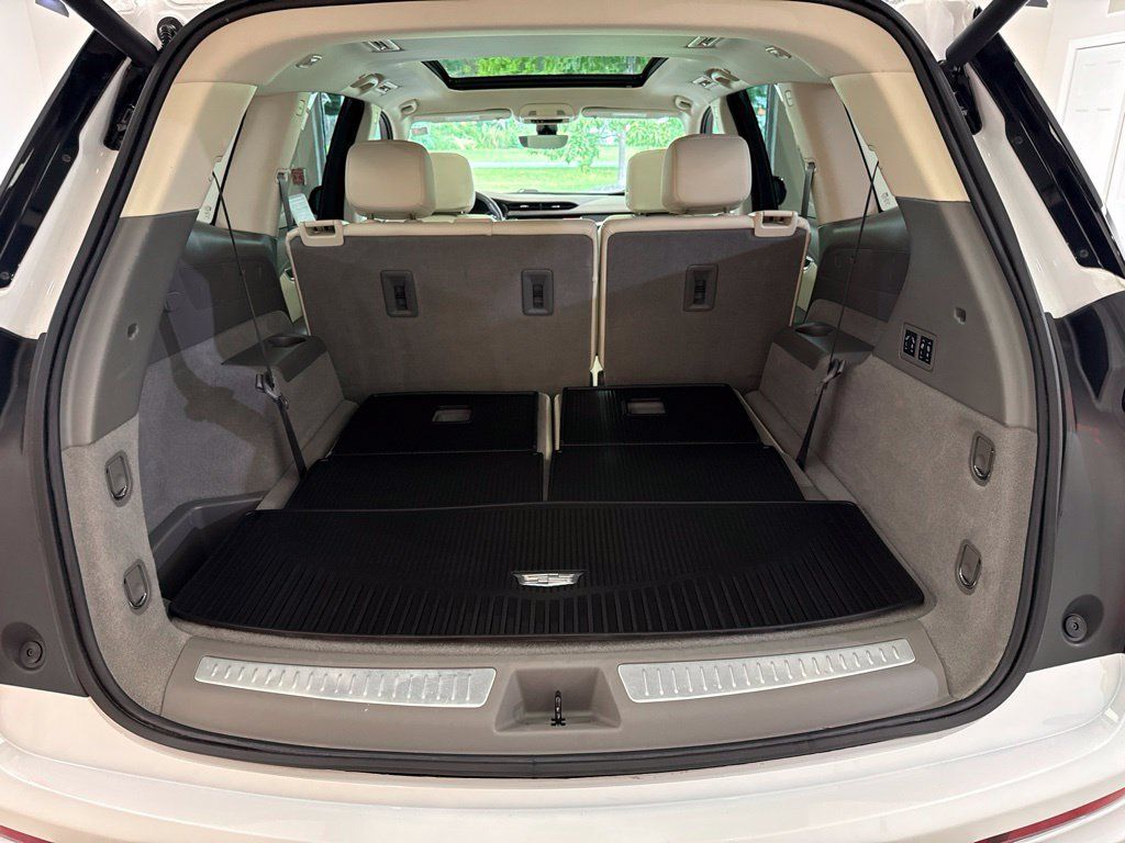 Certified 2023 Cadillac XT6 Premium Luxury w/ Technology Package AWD/4WD image 11
