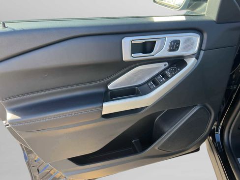 Used 2023 Ford Explorer Limited w/ Limited Technology Package image 13
