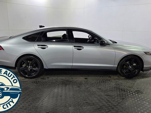 Used 2024 Honda Accord Sport image 11