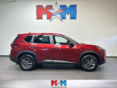 Used 2023 Nissan Rogue S AWD/4WD image 1