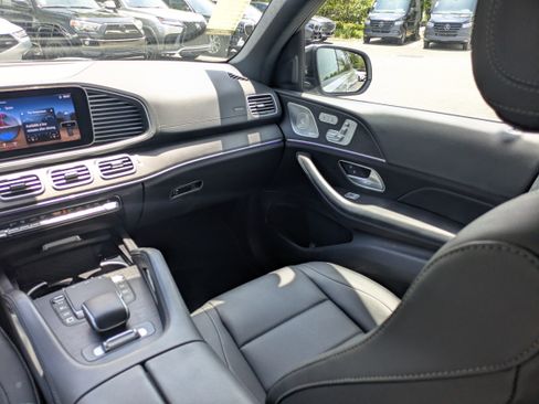 Certified 2025 Mercedes-Benz GLS 450 4MATIC w/ AMG Line Exterior image 17