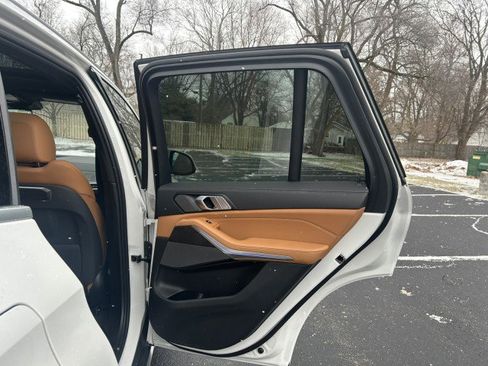 Used 2024 BMW X5 xDrive40i w/ Premium Package image 26