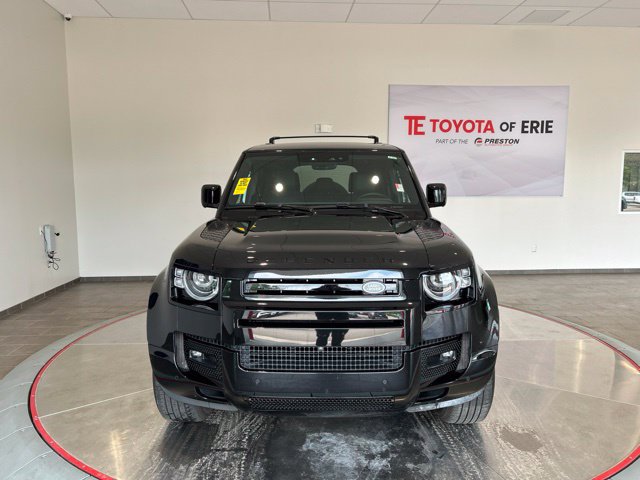 Used 2024 Land Rover Defender 110 X-Dynamic SE AWD/4WD image 2