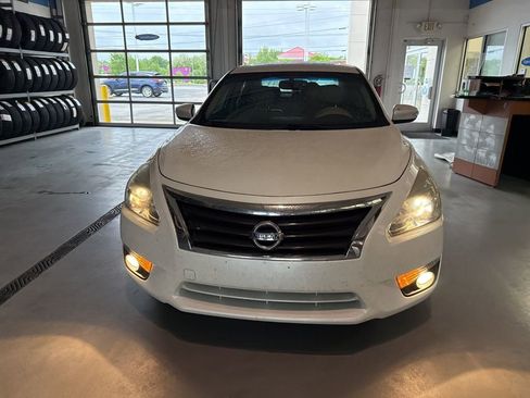 Used 2014 Nissan Altima 2.5 SL w/ Technology Package FWD image 2