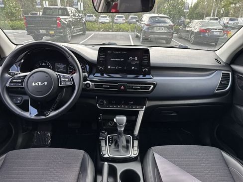Used 2023 Kia Seltos S image 15