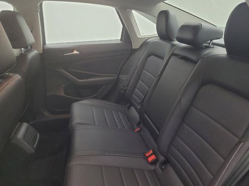 Used 2021 Volkswagen Jetta SE w/ SE Cold Weather Package FWD image 18