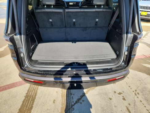 New 2026 Jeep Grand Wagoneer Limited w/ Premium Group II AWD/4WD image 16