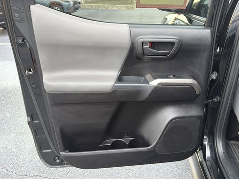 Certified 2021 Toyota Tacoma SR5 RWD image 17