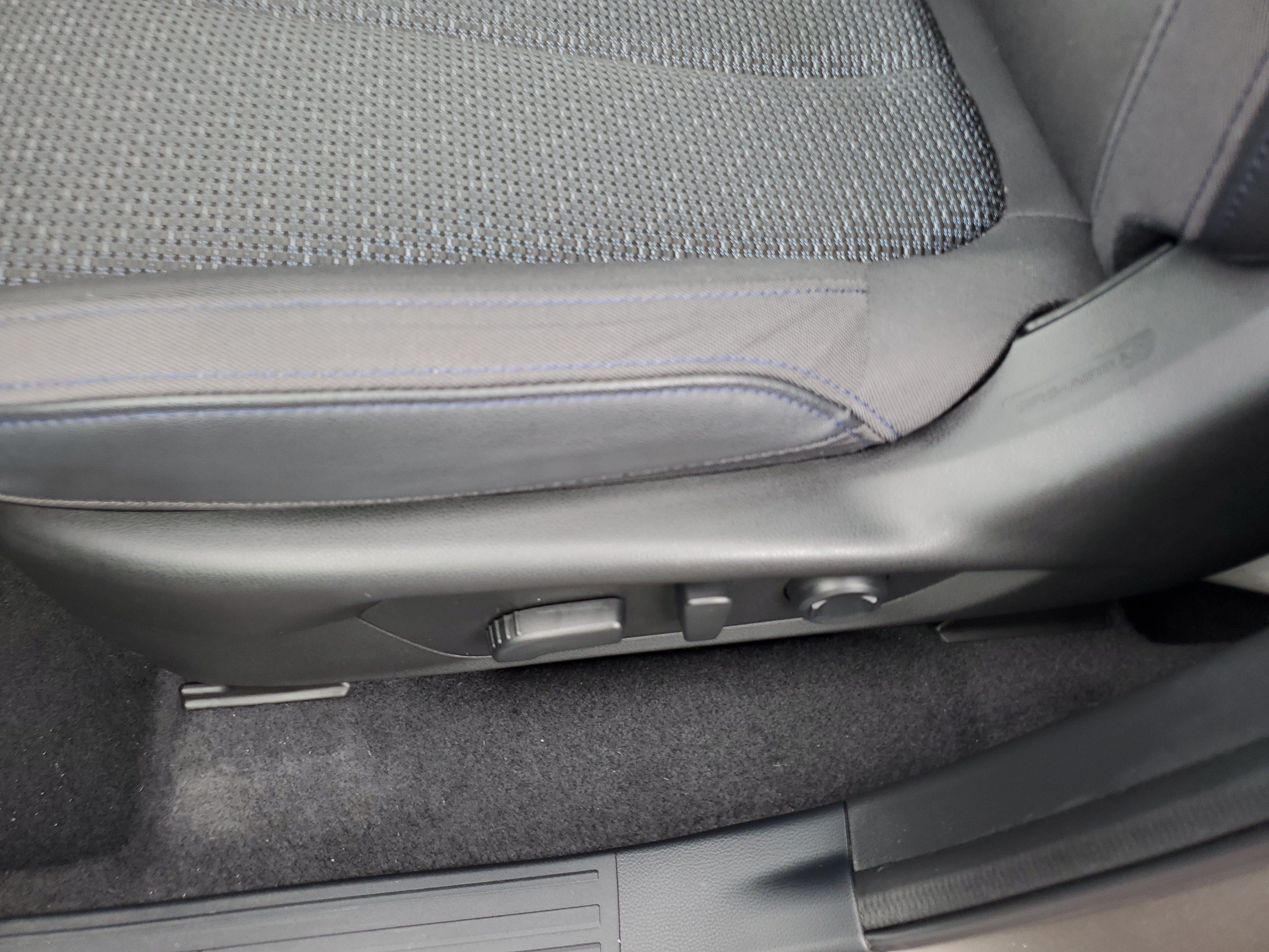 Certified 2025 Subaru Forester Premium AWD/4WD image 17