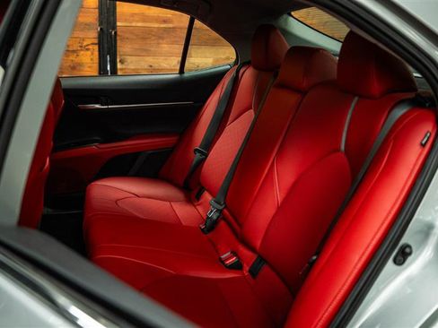 Used 2021 Toyota Camry XSE image 10