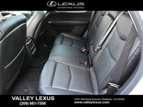 Used 2018 Cadillac XT5 Premium Luxury w/ Driver Assist Package image 10