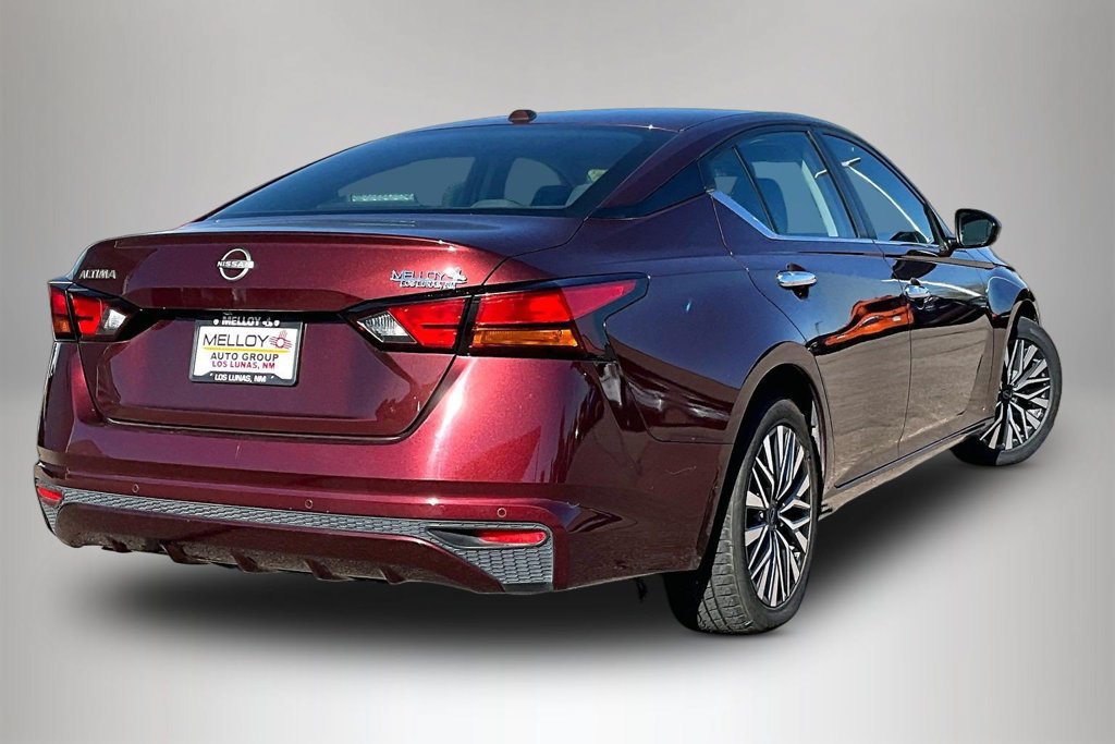 Used 2025 Nissan Altima 2.5 SV FWD image 6
