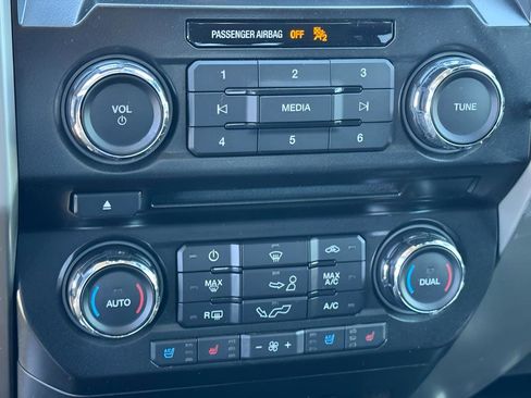 Used 2015 Ford F150 Lariat w/ Equipment Group 501A Mid AWD/4WD image 29