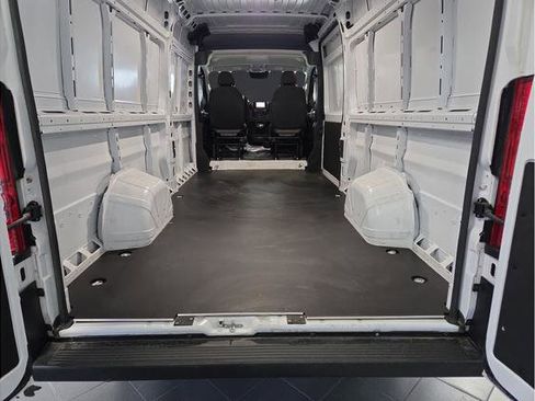 Used 2025 RAM ProMaster 3500 w/ Convenience Group image 12
