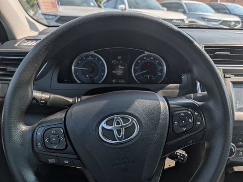 Used 2017 Toyota Camry LE FWD image 17