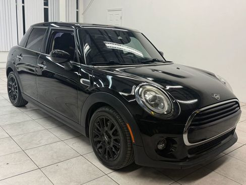 Used 2021 MINI Cooper 4-Door Hardtop image 1