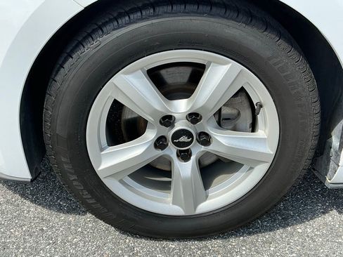 Used 2017 Ford Mustang EcoBoost image 17